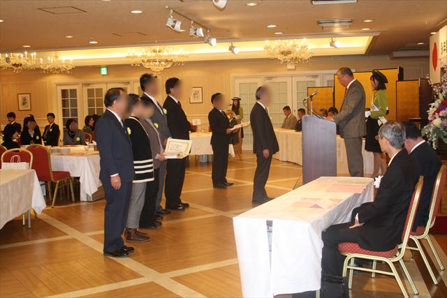 従業員表彰式(H29年度)の様子